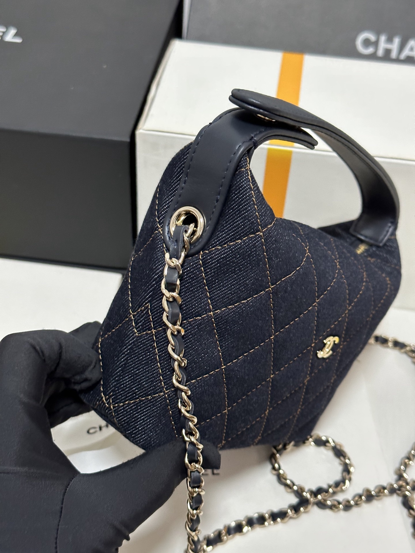 💥Chanel 261 Dark Blue Denim R&B Box Bag Limited Edition (26 items)