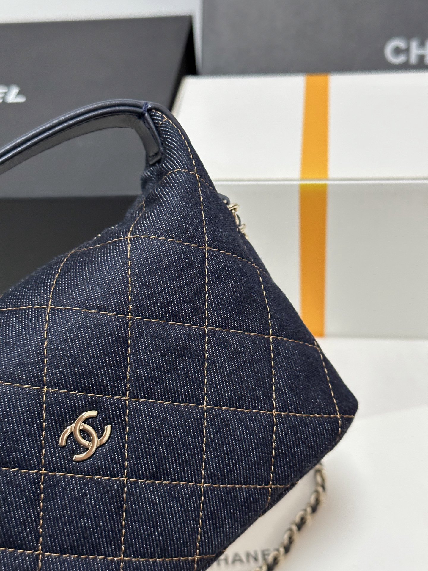 💥Chanel 261 Dark Blue Denim R&B Box Bag Limited Edition (26 items)
