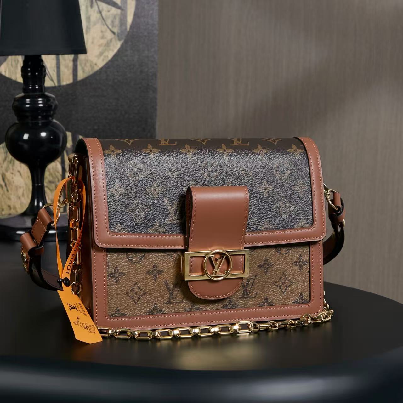 LV Retro top level