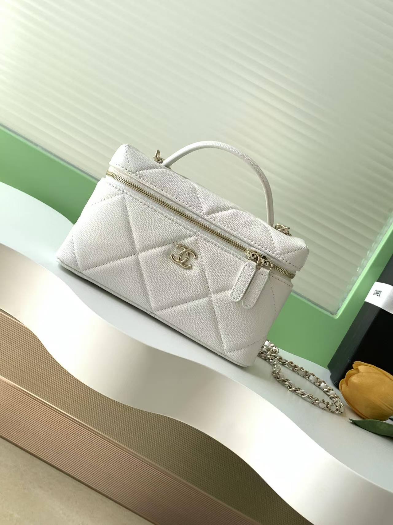 Chanel 25k large diamond pattern LP lunchbox bag!