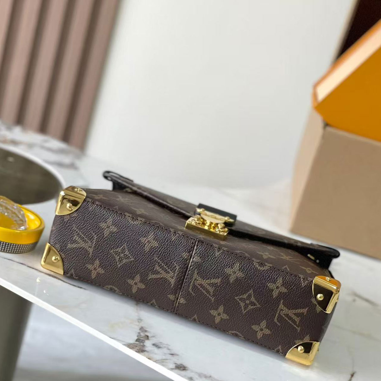 LV Pochette M é tis vintage metal box shaped chain mailman bag