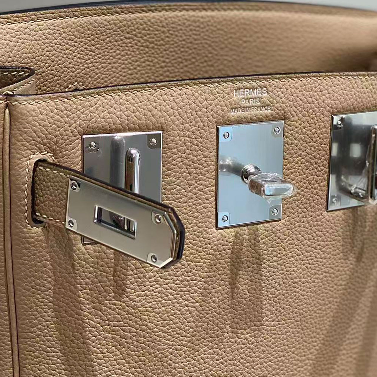 Herm è s Kelly Messenger gold brown lychee patterned crossbody messenger bag