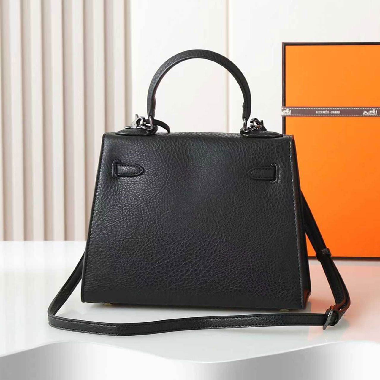 Herm è s Kelly 25 Black Togo Leather Silver Buckle Handbag