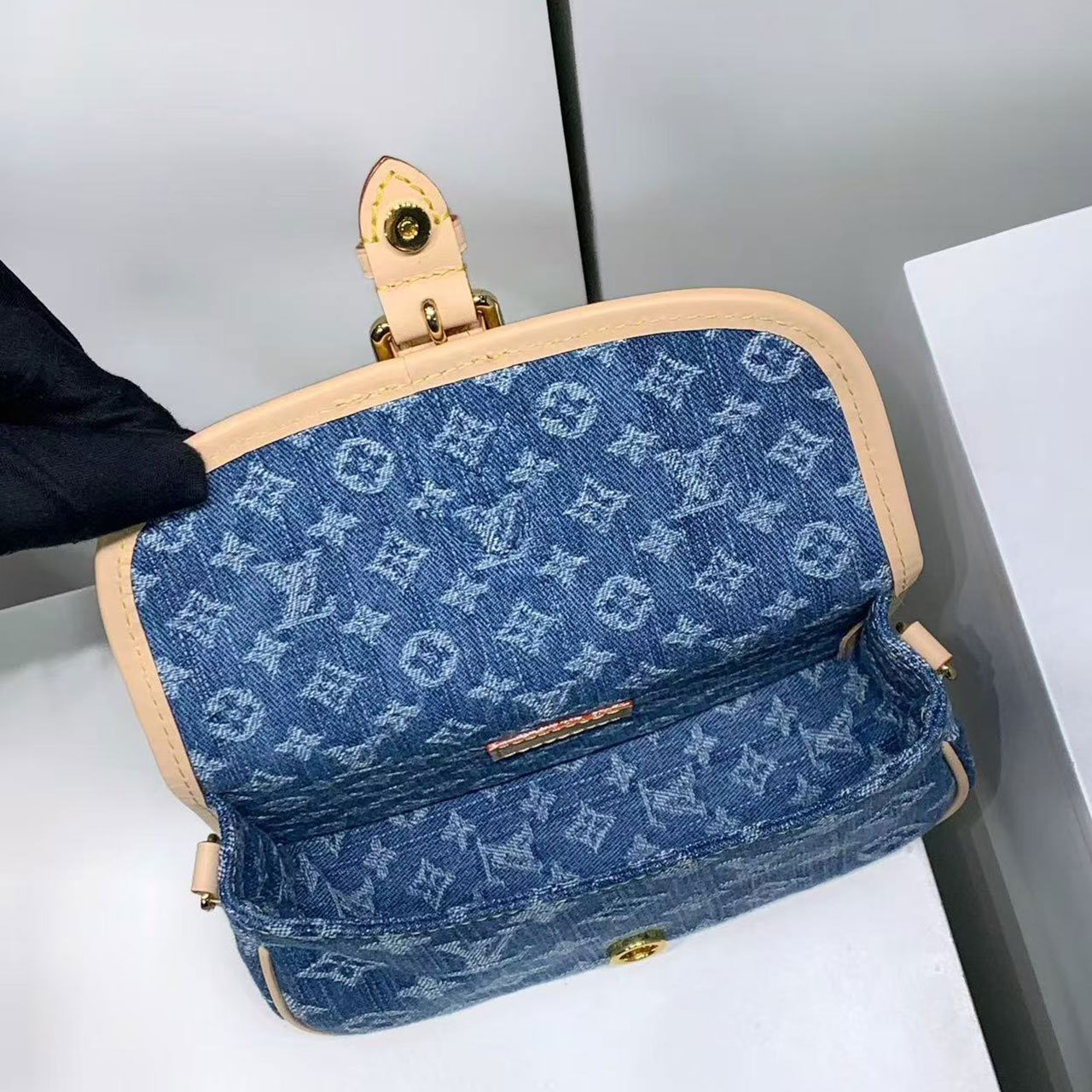LV retro washed denim vintage flower stick armpit bag
