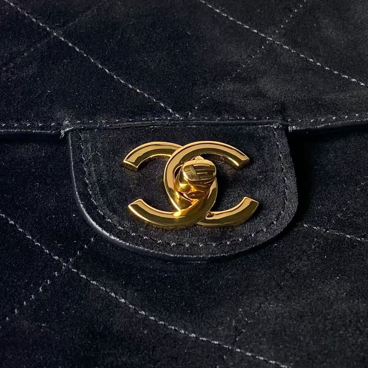 CHANEL black suede diamond grid retro gold chain large CF tote bag