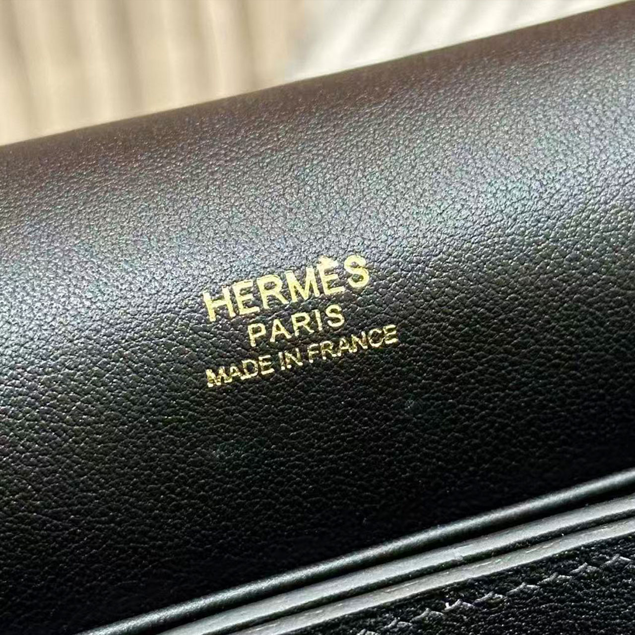 Herm è s Roulis 23 black smooth cowhide gold buckle pig nose crossbody bag